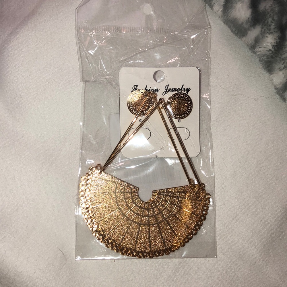 Cute gold earrings